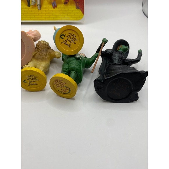 Vintage Wizard of Oz VHS Tape Figurine Set Dorothy Tin Man Scarecrow & More - Picture 9 of 13